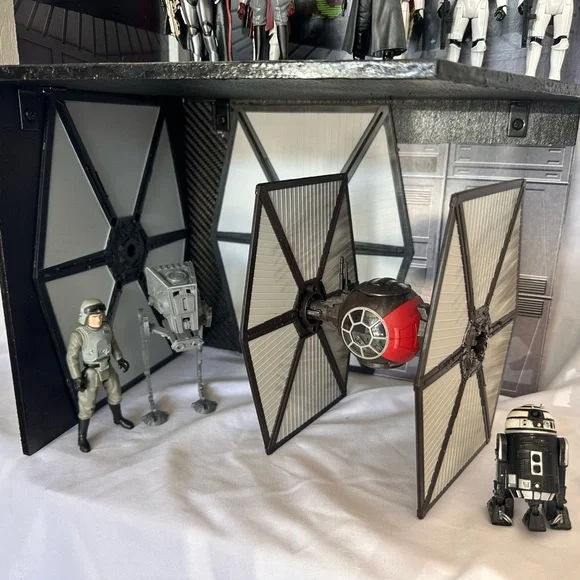 Star Wars Themed Action Figure Display Shelf - Picture 14 of 16